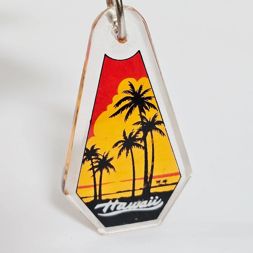 Vintage Hawaii Keychain Palm Trees Sunset Acrylic Souvenir Island Travel Retro